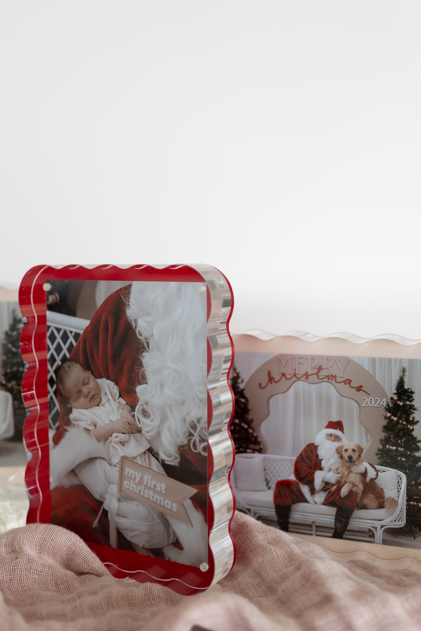 Scallop Acrylic Photo Frame